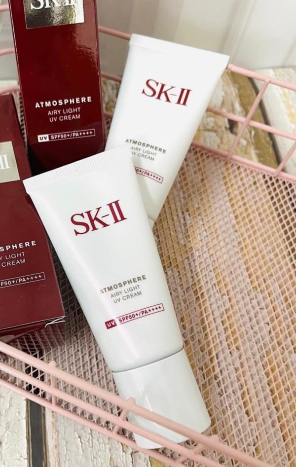 Kem Chống Nắng Cao Cấp SK-II ATMOSPHERE AIRY LIGHT UV EMULSION SPF50/PA+++