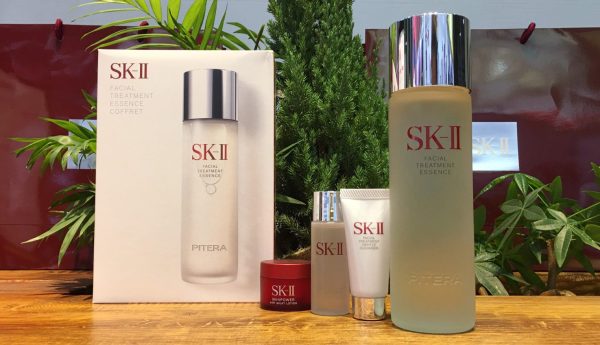 Set 4 món nước thần SK-II Facial Treatment Essence – Phiên bản Giáng Sinh cao cấp 2020