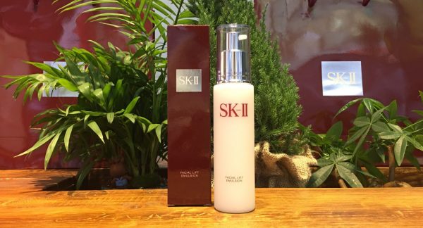 Sữa Dưỡng Nâng Cơ SK-II Facial Lift Emulsion 100gr – Se Khít Lỗ Chân Lông Hiệu Quả
