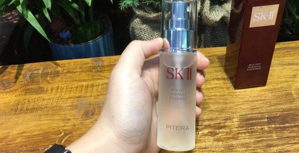 Xịt Khoáng SK-II Mid Day Miracle Essence 50ml – Giữ ẩm và làm dịu da tức thì