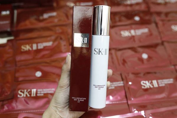 Kem Dưỡng Chống Nắng SK-II Cellumination Day Surge UV SPF50+ 50g