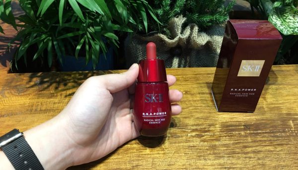 Tinh chất chống lão hóa SK-II R.N.A Essence 30ml – Bí quyết giữ mãi làn da tuổi thanh xuâ