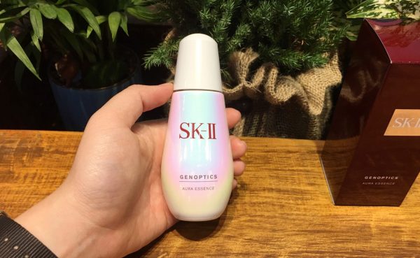Tinh chất dưỡng trắng da SK-II Genoptics Aura Essence 75ml- bí quyết làm sáng da từ Nhật Bản